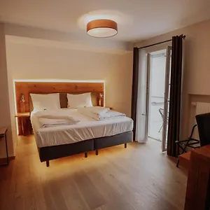 4* Pensión Zur Sonne